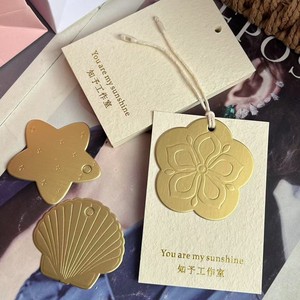 Étiquette volante Zhuo Yilin en carton, estampage à chaud, dorure à chaud personnalisée, papier artistique gaufré, texture coquille d'œuf, pour accessoires de mode, étiquette de prix - Product Image 3