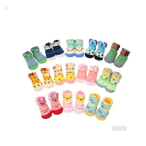 Kaite-3-I0103 Baby Baby Speelgoed Sokken Dierenkop Sokken