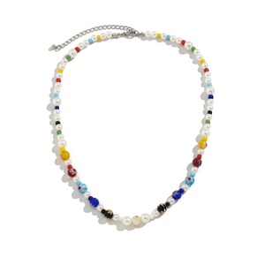 Collar de cuentas de colores al por mayor para hombres y mujeres gargantilla de perlas de imitación hecha a mano con cuentas de flores de cristal joyería de verano de moda - Product Image 3