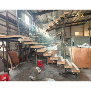 Escalier intérieur préfabriqué en usine à poutre unique avec marches en bois éclairées par LED et main courante en verre pour maison moderne - Product Image 1