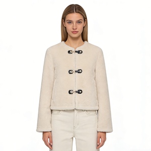 Manteau court en fausse fourrure pour femme avec fermeture à boutons - Tendance mode - Product Image 3