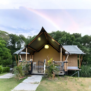 เต็นท์โรงแรมหรูกลางแจ้งดีไซน์ใหม่เต้นท์รีสอร์ทตั้งแคมป์ที่มีพื้นที่ขนาดใหญ่และห้องนอนที่ทำจากผ้าอ็อกซ์ฟอร์ด - Product Image 6