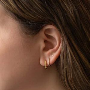 Joyería de alta calidad 925 Plata de Ley 18K Oro Mini Pendientes de aros de silueta en forma de U para mujer - Product Image 4