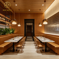 Ensemble de mobilier de restaurant moderne Ron Group : table carrée en marbre, chaises en cuir, tabourets de bar, banquette en forme de L