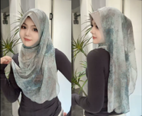 Zifeng OEM Hijab à imprimé abstrait artistique, à volants et ourlet festonné, pour femmes musulmanes, avec double drapé, foulard de mode