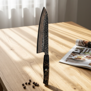 Cuchillos de Chef Profesionales Japoneses Forjados a Mano con Hoja de Acero Damasco y Cobre, Mango de Resina Ecológico para Uso Culinario - Product Image 1