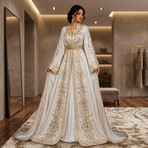 Robe de soirée maxi caftan marocain en satin blanc brodé, avec traîne Watteau, col en V, manches lanternes, coupe trapèze, élégante, motif floral, style Abaya - Product Image 2