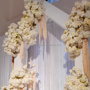 Gapura Masuk Upacara Minimalis Modern yang Elegan untuk Acara, Gapura Pernikahan Logam Putih dengan Puncak Tajam - Product Image 2