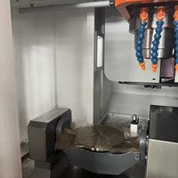 Centre d'usinage CNC haute vitesse TSINGZIWA L300-D à 5 axes avec système de contrôle Fanuc pour usinage de métaux