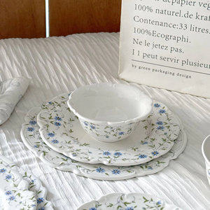 Juego de Platos de Cena con Estampado Floral Azul Europeo, Juego de <span class=keywords><strong>Tazas</strong></span> y Platos de Cerámica Retro Decorativos para Bodas y Eventos - Product Image 5