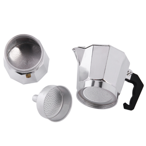 La classica e iconica macchina per caffè Espresso da cucina, rende vero caffè italiano, Moka in alluminio 6 tazze - Product Image 3