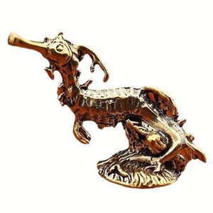 Escultura de Caballito de Mar en Latón, Elegante Obra de Arte de Animal Marino para Exhibición en Mesa, Regalo Ideal para Coleccionistas de Arte y Decoración - Product Image 5