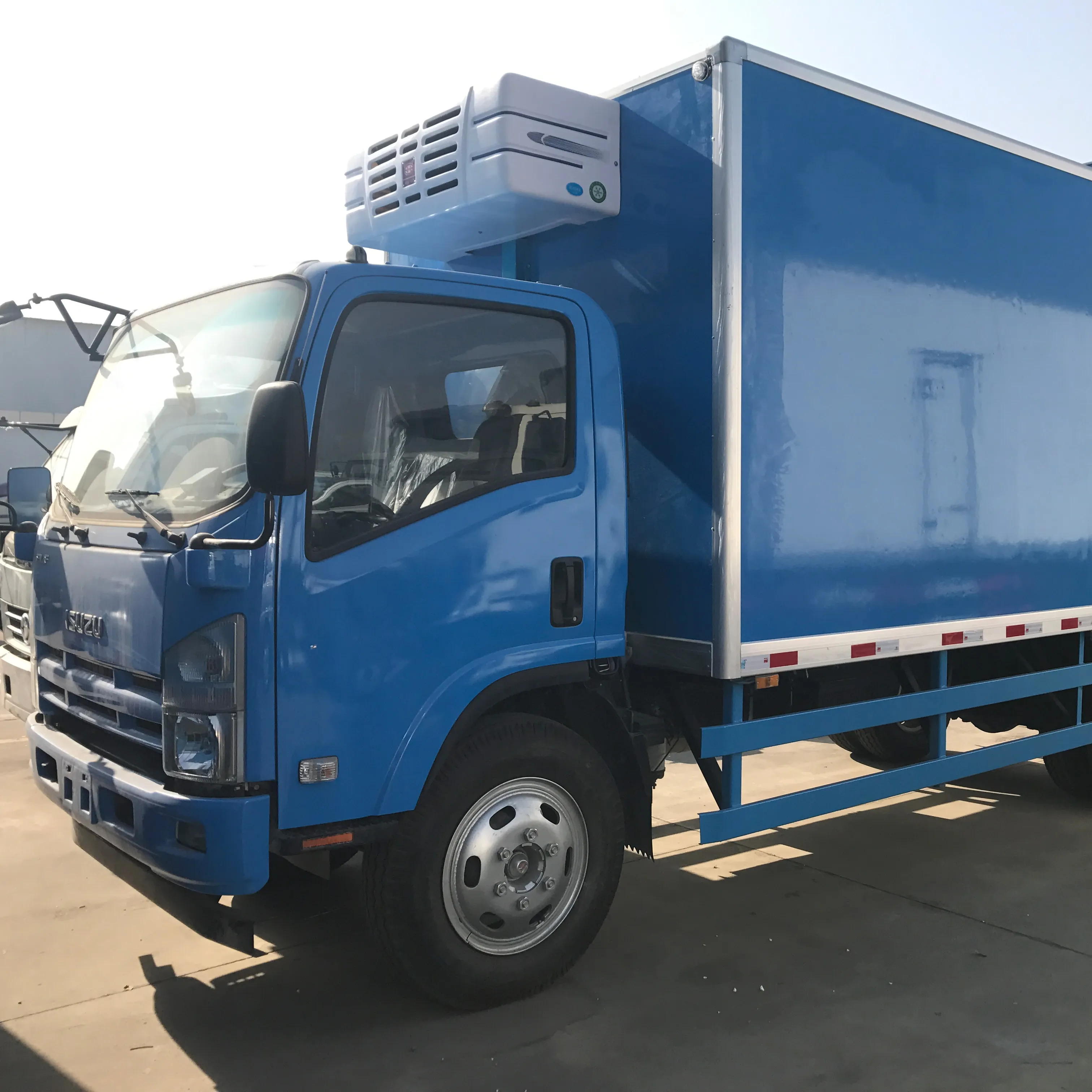 Caminhão Frigorífico Qingling Isuzu 700P 6.8m