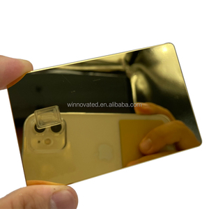 Carte bancaire <span class=keywords><strong>de</strong></span> crédit noire en laiton <span class=keywords><strong>de</strong></span> logo gravé au laser <span class=keywords><strong>populaire</strong></span> avec fond doré - Product Image 4