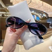 Nouveautés 2026 – Lunettes de soleil tendance à petite monture pour femmes, protection UV, verres PC résistants, montures spéciales pour la conduite