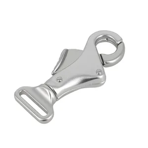 Cintura di sicurezza per auto in lega di alluminio accessori per cani accessori per cinture di sicurezza per cani Clip per cintura di sicurezza