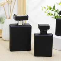 Flacon de parfum en verre noir givré carré avec vaporisateur 20ml 30ml 50ml 100ml, pompe pulvérisatrice, boîte de parfum format voyage