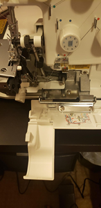 จักรเย็บผ้าในครัวเรือน ยี่ห้อ Juki รุ่น 644D แบบสองเข็ม 2/3/4 เส้นด้าย เครื่องโอเวอร์ล็อคขนาดเล็ก - Product Image 5