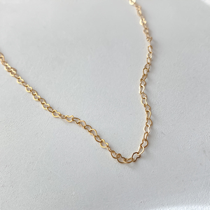 EManco - Collar <span class=keywords><strong>de</strong></span> <span class=keywords><strong>Cadena</strong></span> con Eslabones <span class=keywords><strong>de</strong></span> Corazón en Acero Inoxidable Hipoalergénico con Baño <span class=keywords><strong>de</strong></span> Oro PVD <span class=keywords><strong>de</strong></span> 14k, Joyería para Mujer, para Bodas y Compromisos - Product Image 3
