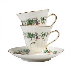 Services à café et à thé en céramique créatifs et abordables – Tasses et assiettes uniques pour le thé de l'après-midi, tasses à café et soucoupes - Product Image 5