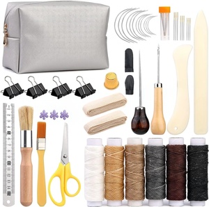 Kit de démarrage pour la reliure artisanale du cuir : outils, plieur à os en plastique, plieur à rainurer, fil ciré, aiguilles à coudre pour cuir, ciseaux, enfile-fil - Product Image 3