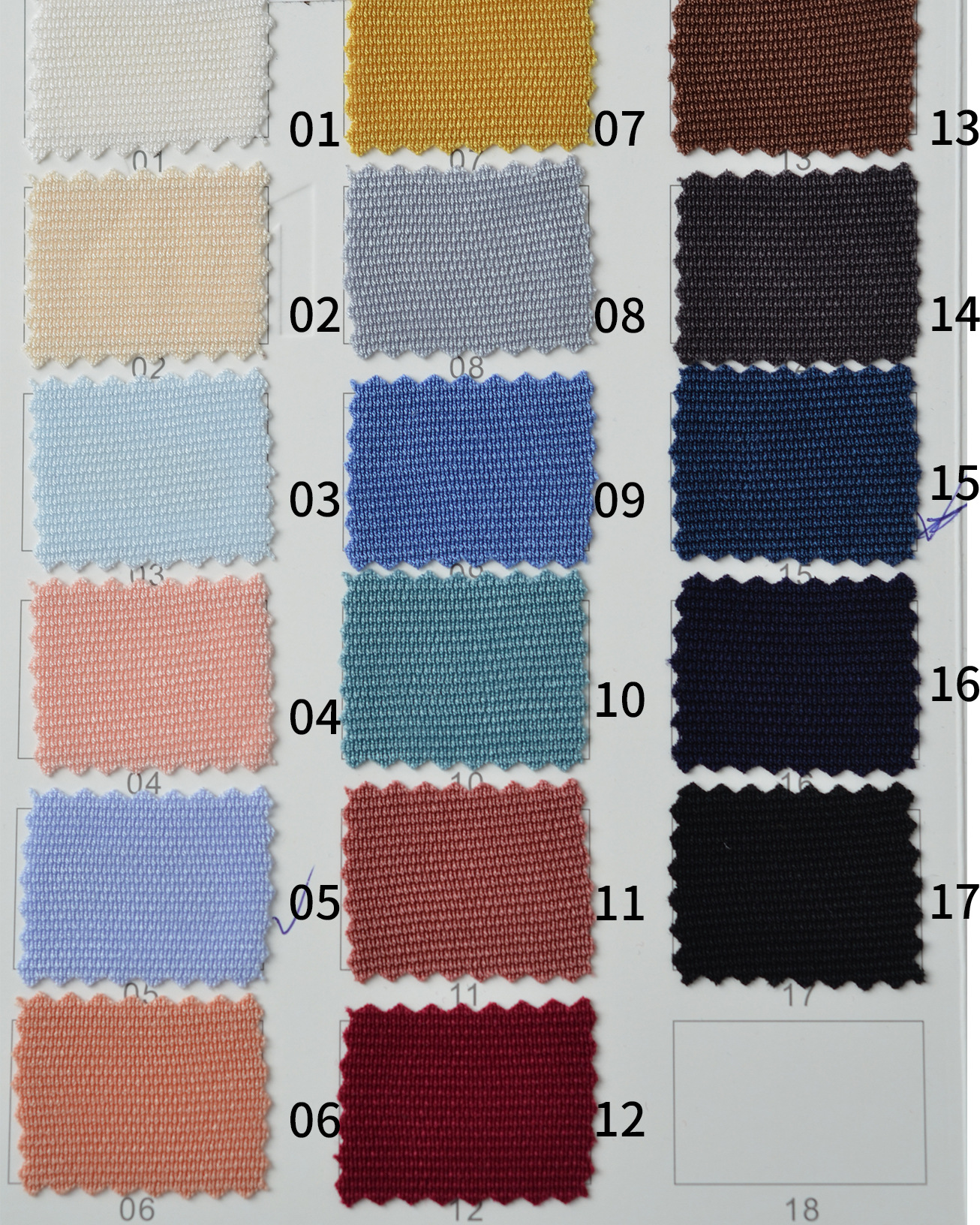 17 COULEURS en stock