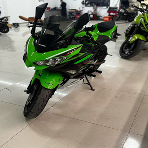 Gamme complète de motos à essence d'<span class=keywords><strong>occasion</strong></span> de Kawasaki, la <span class=keywords><strong>moto</strong></span> sportive à essence à deux cylindres refroidie par eau Ninja 400CC - Product Image 3