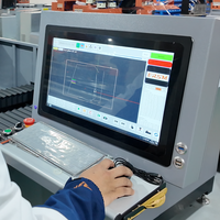 Centre d'insertion de fixations servo-électrique avec alimentation automatique pour écrous, goujons, entretoises et rivets pour tôles