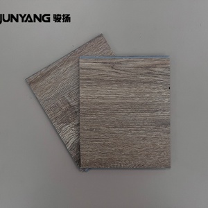 พื้นไม้เนื้อแข็งหนา 28 มม. สำหรับโรงงาน แผ่นไม้อัดปูพื้นรถบรรทุก 19-21 ชั้น ไม้อัดปูพื้นตู้คอนเทนเนอร์เหล็ก - Product Image 3