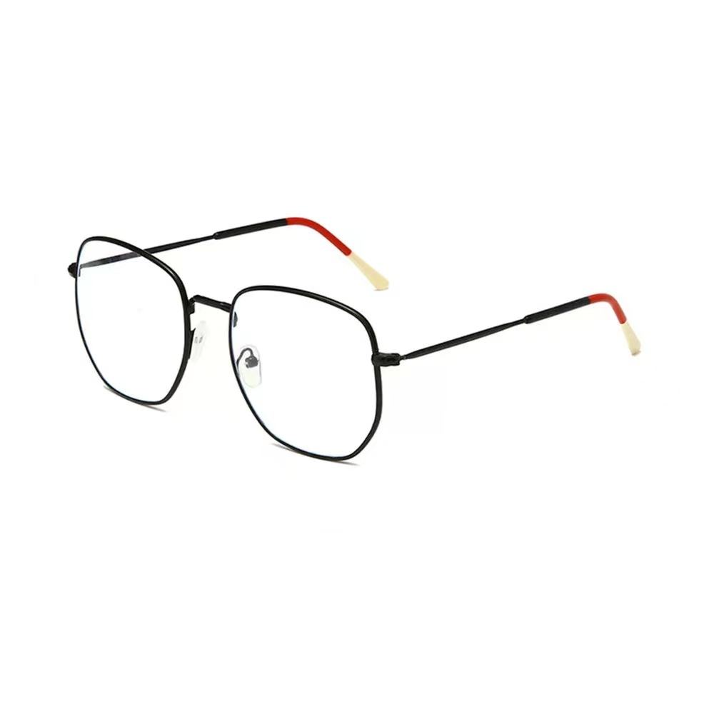 Film blanc cadre noir