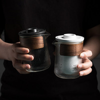 Ensemble de thé portable de 230 ml pour les voyages, théière en verre avec infuseur et 3 tasses en céramique pour le thé en feuilles Gongfu