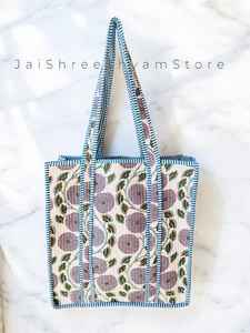 Sac fourre-tout matelassé en coton imprimé à la main avec motif floral, doublure douce, conçu pour un transport quotidien confortable, vie durable - Product Image 6