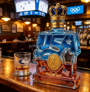Decantador de Vidrio Soplado a Mano al por Mayor, Diseño USA Hockey 2026 Milán Milagro, Sin Plomo, de Borosilicato de Alta Calidad, Botella de Licor para Eventos Deportivos de Campeones - Product Image 4