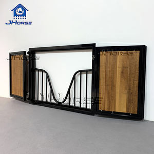 Équipement équestre pour chevaux Stalle à chevaux Façades d'écurie Grange à chevaux en bois avec portes et fenêtres - Product Image 4