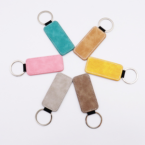 พวงกุญแจกันน้ำรูปสี่เหลี่ยมผืนผ้าสีชมพู พวงกุญแจหนัง พิมพ์ได้สองด้าน พิมพ์ลายแบบซับลิเมชั่น วัสดุ PU และโลหะผสมสังกะสี รับพิมพ์ลายตามสั่ง - Product Image 3