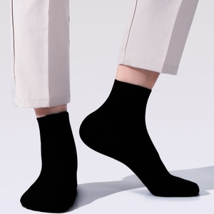 OEM High Quality Crew Jacquard Logo Men’s Running Athletic <b>Socks</b> Custom Logo <b>Breathable</b> Eco-Friendly Knit Gym Sport <b>Socks</b> - Product Image 6