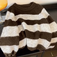 Pull en maille épaisse rayé pour femme, col rond, manches longues, coupe oversize, 100 % acrylique, marron duveteux, collection Hiver 2026