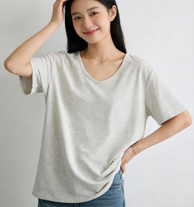 Camiseta de Cuello en V Lisa para Mujer, 220 g/m², al por Mayor, de Bajo Costo, 92% Algodón, 8% Elastano, con Logotipo Personalizado, Corte Casual - Product Image 3