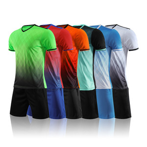 Divise <span class=keywords><strong>da</strong></span> <span class=keywords><strong>calcio</strong></span> bianche e verdi <span class=keywords><strong>da</strong></span> <span class=keywords><strong>calcio</strong></span> personalizzate a manica corta divise <span class=keywords><strong>da</strong></span> <span class=keywords><strong>portiere</strong></span> per adulti 100 maglia <span class=keywords><strong>da</strong></span> <span class=keywords><strong>calcio</strong></span> a sublimazione in poliestere - Product Image 4