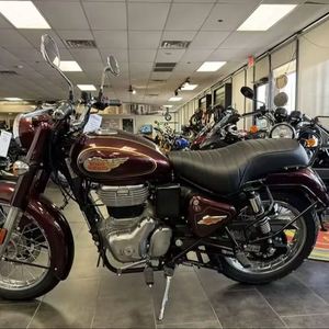 PRONTA ALL'USO: ULTIME OFFERTE 2025 - Moto Cruiser <span class=keywords><strong>Royal</strong></span> <span class=keywords><strong>Enfield</strong></span> <span class=keywords><strong>Bullet</strong></span> 350 Marrone in Vendita - Product Image 1
