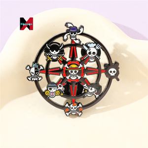 Badge en métal One Piece d'anime japonais, broche en alliage de crâne, décoration de sac - Product Image 3
