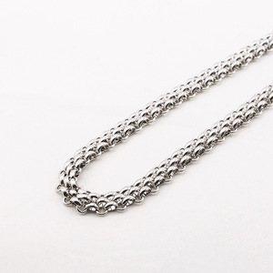 yunnique Hip Hop Motorcycle Minimalist <b>Titanium</b> Steel <b>Chain</b> Clavicle Necklace For Men Women Celebrity Style Trendy - Product Image 3