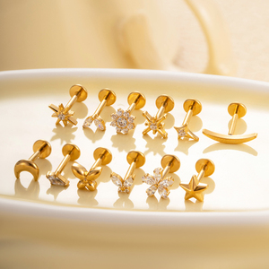 Pendientes de cartílago Maina ASTM F136 de grado implante, joyería de titanio G23 para <span class=keywords><strong>piercing</strong></span> labret, con circonita cúbica de flor y luna para tragus, hélix y lóbulo de la oreja. - Product Image 4