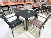 Ensemble de table et de chaises de jardin en plastique et bois, moderne, imperméable, écologique, avec lattes en plastique