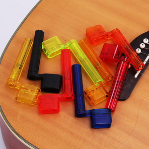 Enrouleur de cordes de guitare en plastique, outil de réglage pour guitare acoustique, accessoire pratique pour le changement de cordes - Product Image 1