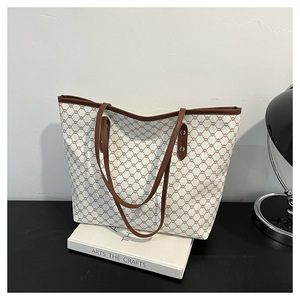 Sac fourre-tout de grande capacité pour femmes de haute qualité Version coréenne polyvalent épaule unique léger étanche fermeture à glissière chaînes - Product Image 2