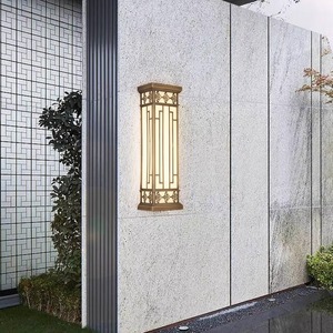 Applique murale extérieure Huiju Villa en cuivre, bande longue, lumière neutre 4000K pour piliers de cour de villa - Product Image 2