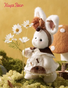 Adorable peluche lapin blanc sur le thème de la forêt avec bandeau en forme d'écureuil et robe en forme de champignon - Product Image 3