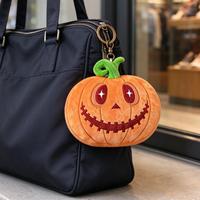 Vente en gros usine : Porte-clés et pendentif de sac personnalisés en peluche douce, motif citrouille brodée de dessin animé, pour cadeau de festival
