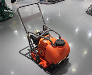 Compacteur à plaque vibrante à essence Orange C50T avec moteur Lifan, poussoir manuel pour le compactage de la terre et de l'asphalte - Product Image 3